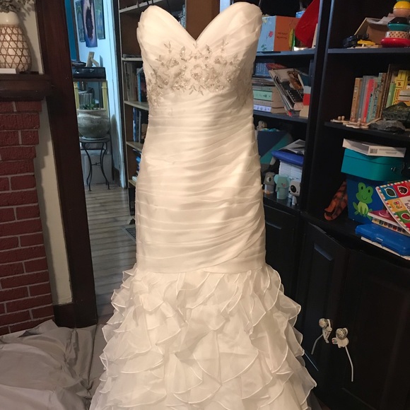 WTOO Bridal Gown Sz 10 - Picture 3 of 8